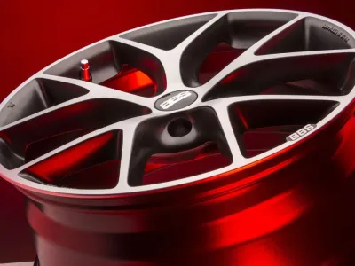 BBS SR vulcano-grau diamantgedreht – Felge liegend im Studio