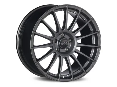 OZ Racing Superturismo LM Matt Graphite + Silver Lettering – 3/4-Ansicht