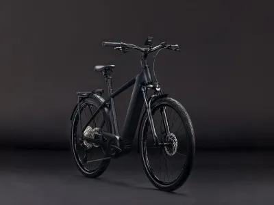 Cube Kathmandu Hybrid Pro 800 in coal´n´black (Anthrazit/Schwarz) – 3/4-Ansicht vorne, Diamant