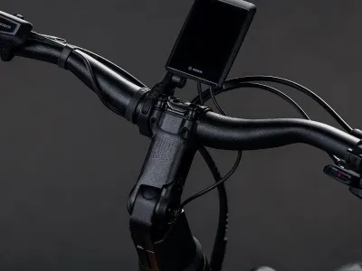 Cube Kathmandu Hybrid Pro 800 – Cockpit mit Bosch Kiox 500 und verstellbarem Vorbau